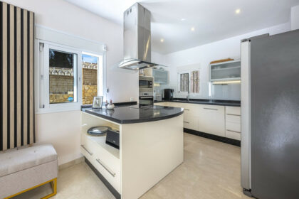 7e9c7e2a924db70b09927a3df2197dc0 - 27