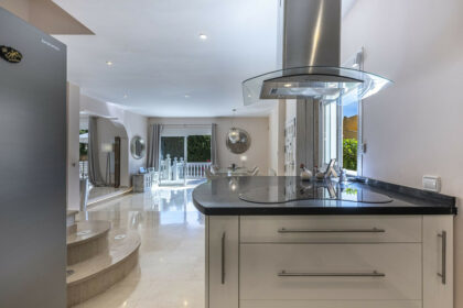 7e9c7e2a924db70b09927a3df2197dc0 - 28