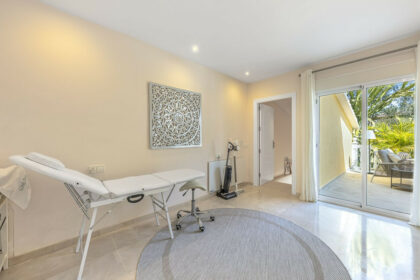 7e9c7e2a924db70b09927a3df2197dc0 - 31