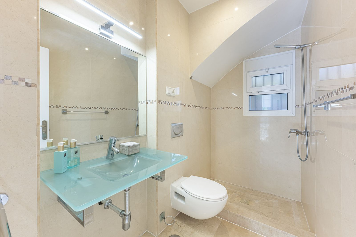 7e9c7e2a924db70b09927a3df2197dc0 - 32