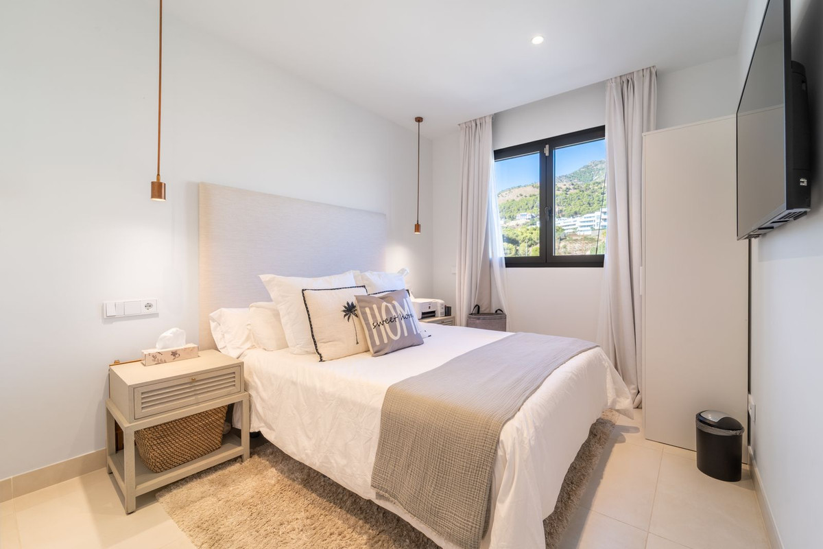 7f35fc8705d82cc2f51da6fbc6da38f1 - 22