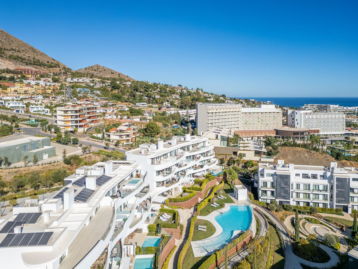 7f35fc8705d82cc2f51da6fbc6da38f1 - 32