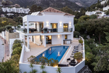 80e239113ee7433e502d8ecc13810a32 - 1