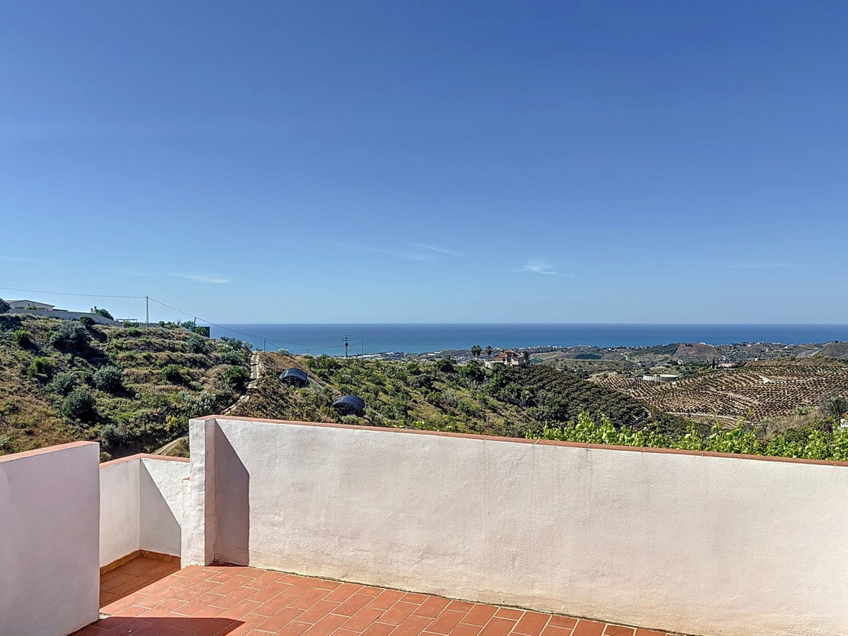 81a215601223c2e5d385be8ea90303cd - 24