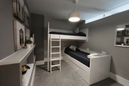 81c5cfc9f08ad57c9786c8106b5a388f - 12