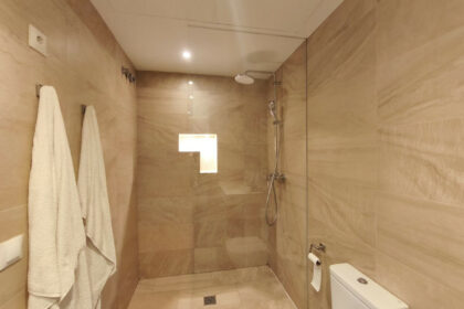 81c5cfc9f08ad57c9786c8106b5a388f - 18