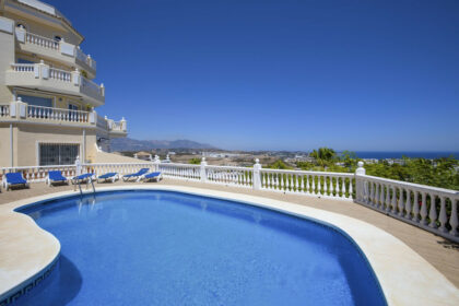 8226a588e0654da8161b8ea14791d321 - 7