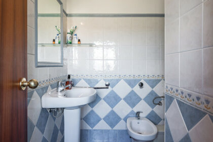 82bd2f00162b58bf3bc653d66c839d95 - 11