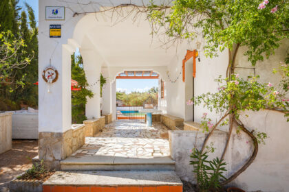 82bd2f00162b58bf3bc653d66c839d95 - 18