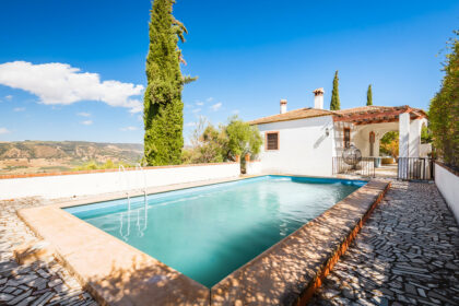 82bd2f00162b58bf3bc653d66c839d95 - 2