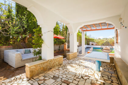 82bd2f00162b58bf3bc653d66c839d95 - 4