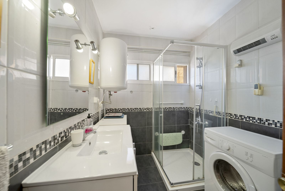 839ce492b3b690225c267383953fa68c - 15