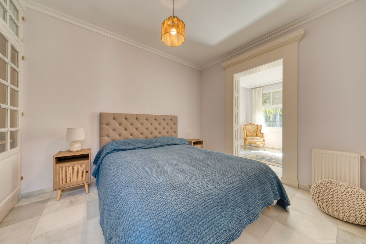 83ca1f9a38d097cc98cc2f82b7abab48 - 12