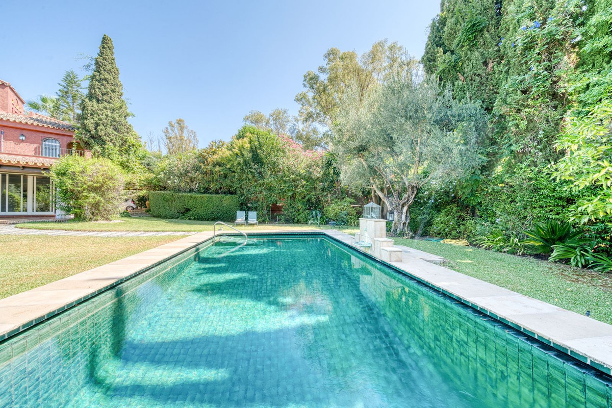 83ca1f9a38d097cc98cc2f82b7abab48 - 21