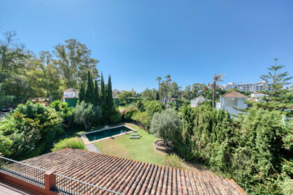 83ca1f9a38d097cc98cc2f82b7abab48 - 32