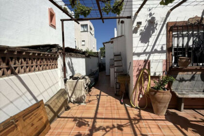 845446444ae4ec1cc939961c9a6b37fa - 10