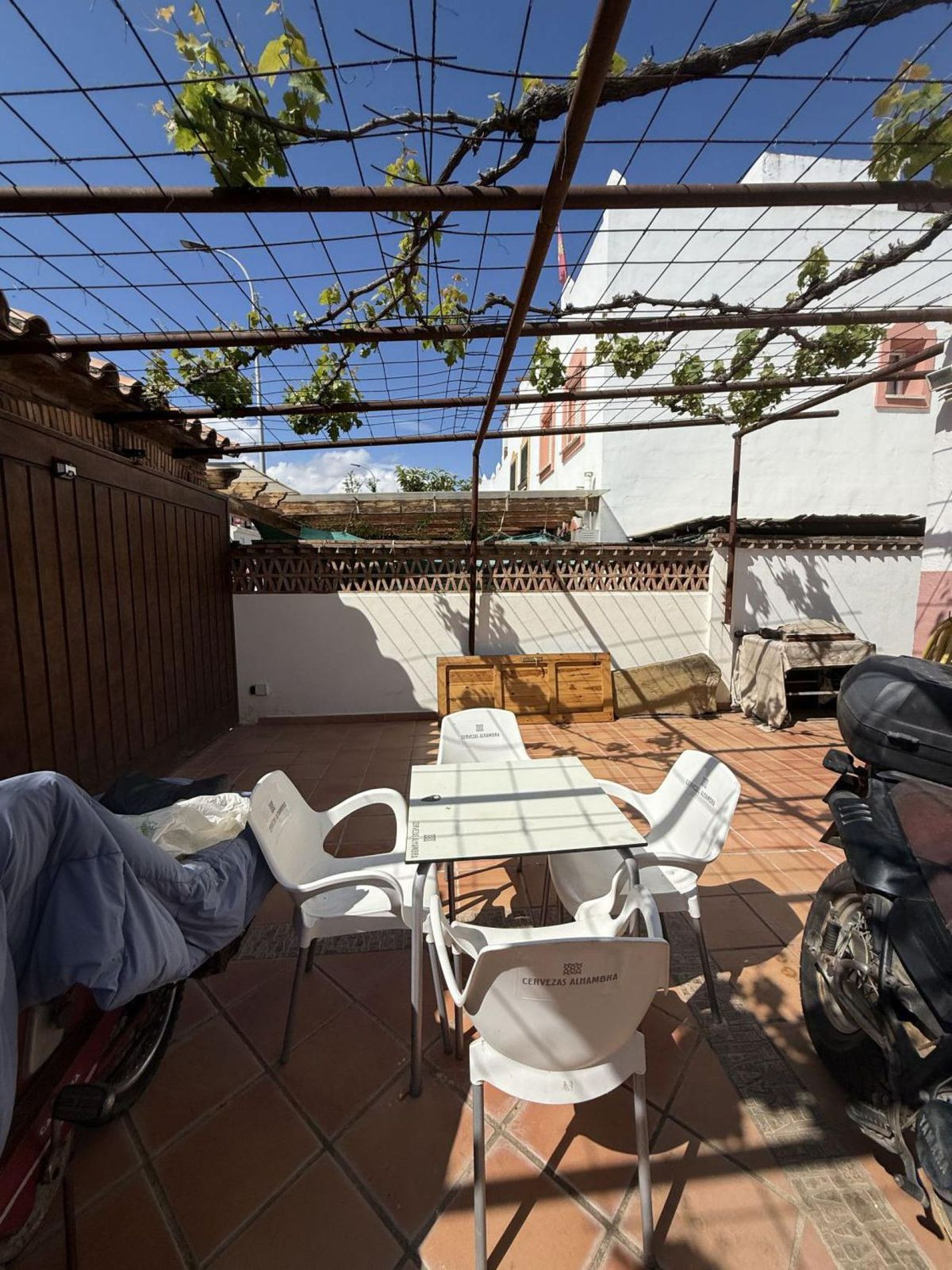 845446444ae4ec1cc939961c9a6b37fa - 23