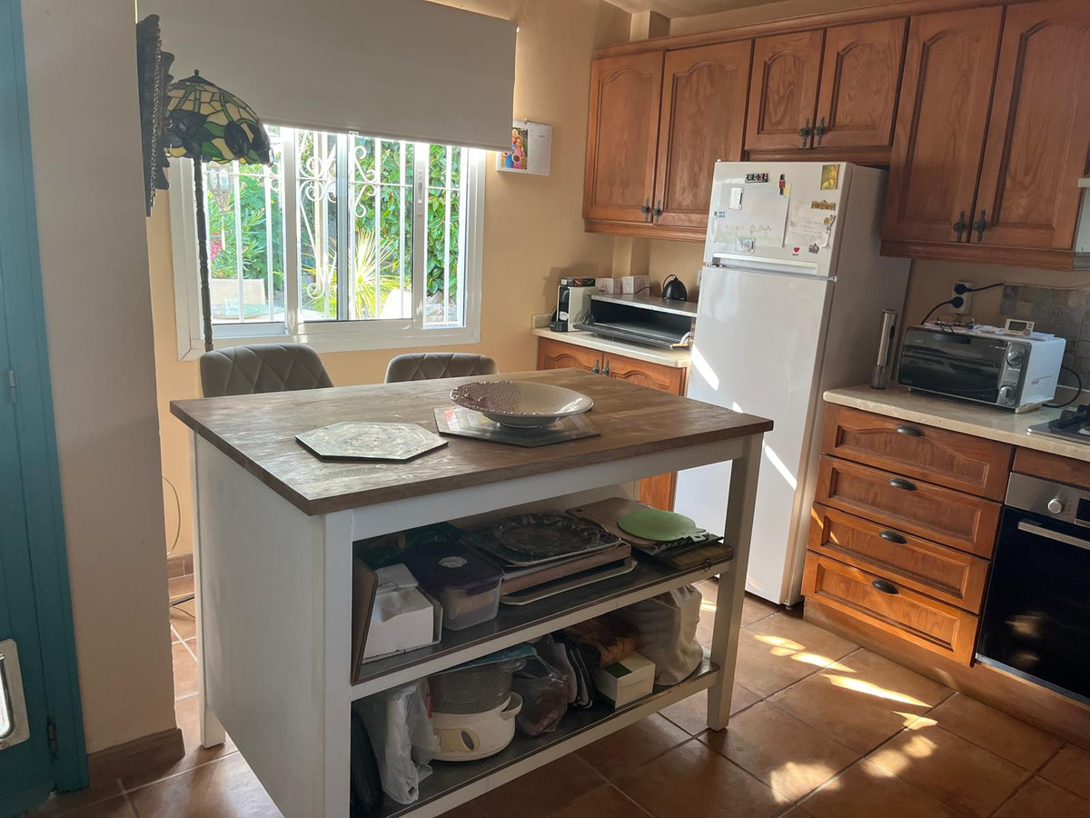 84b642102d9698fba4108bfd972cea6a - 11