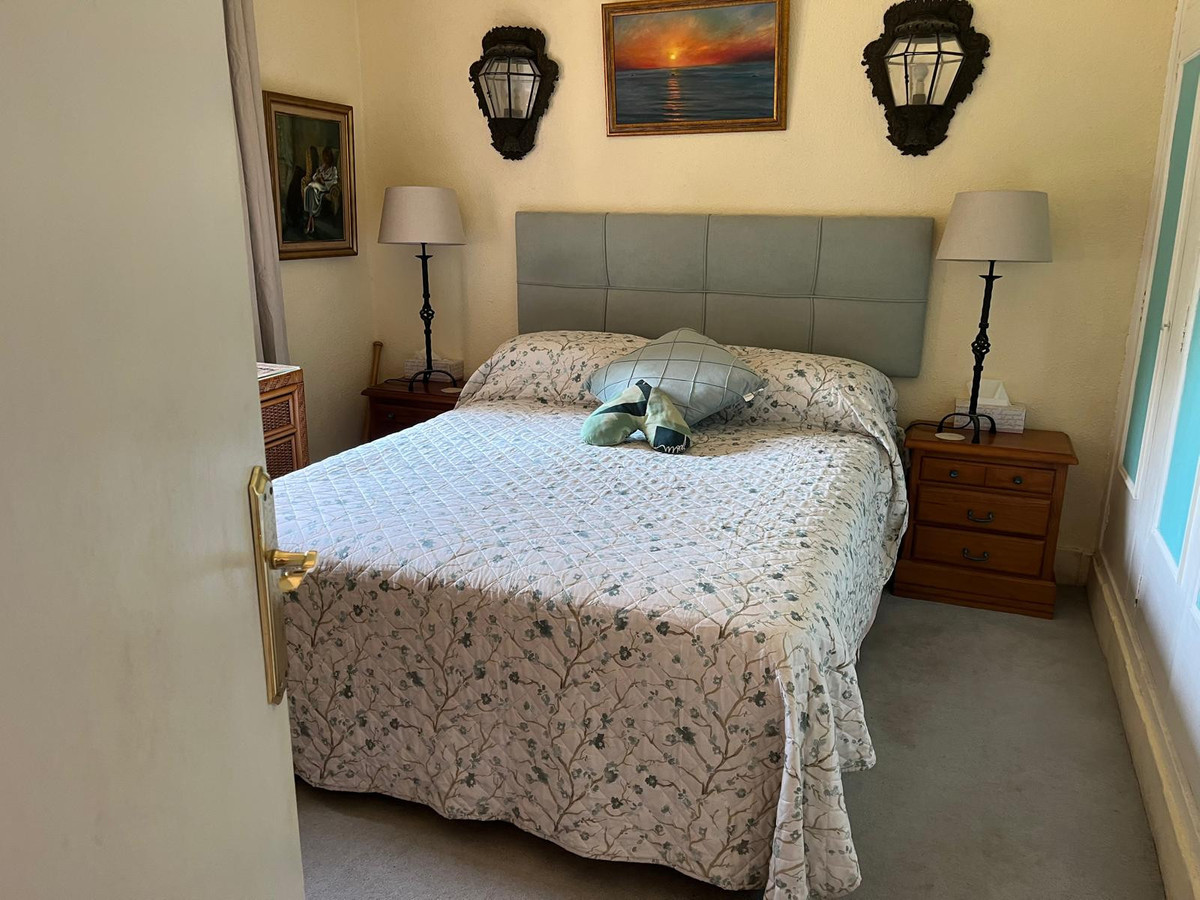 84b642102d9698fba4108bfd972cea6a - 14