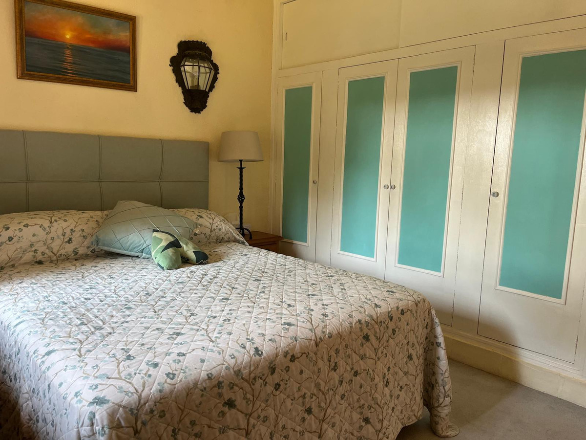 84b642102d9698fba4108bfd972cea6a - 17