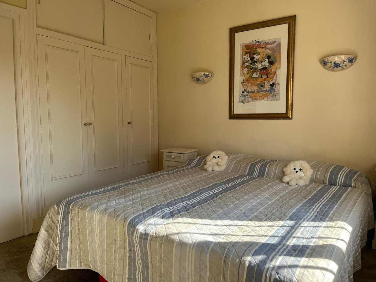 84b642102d9698fba4108bfd972cea6a - 20