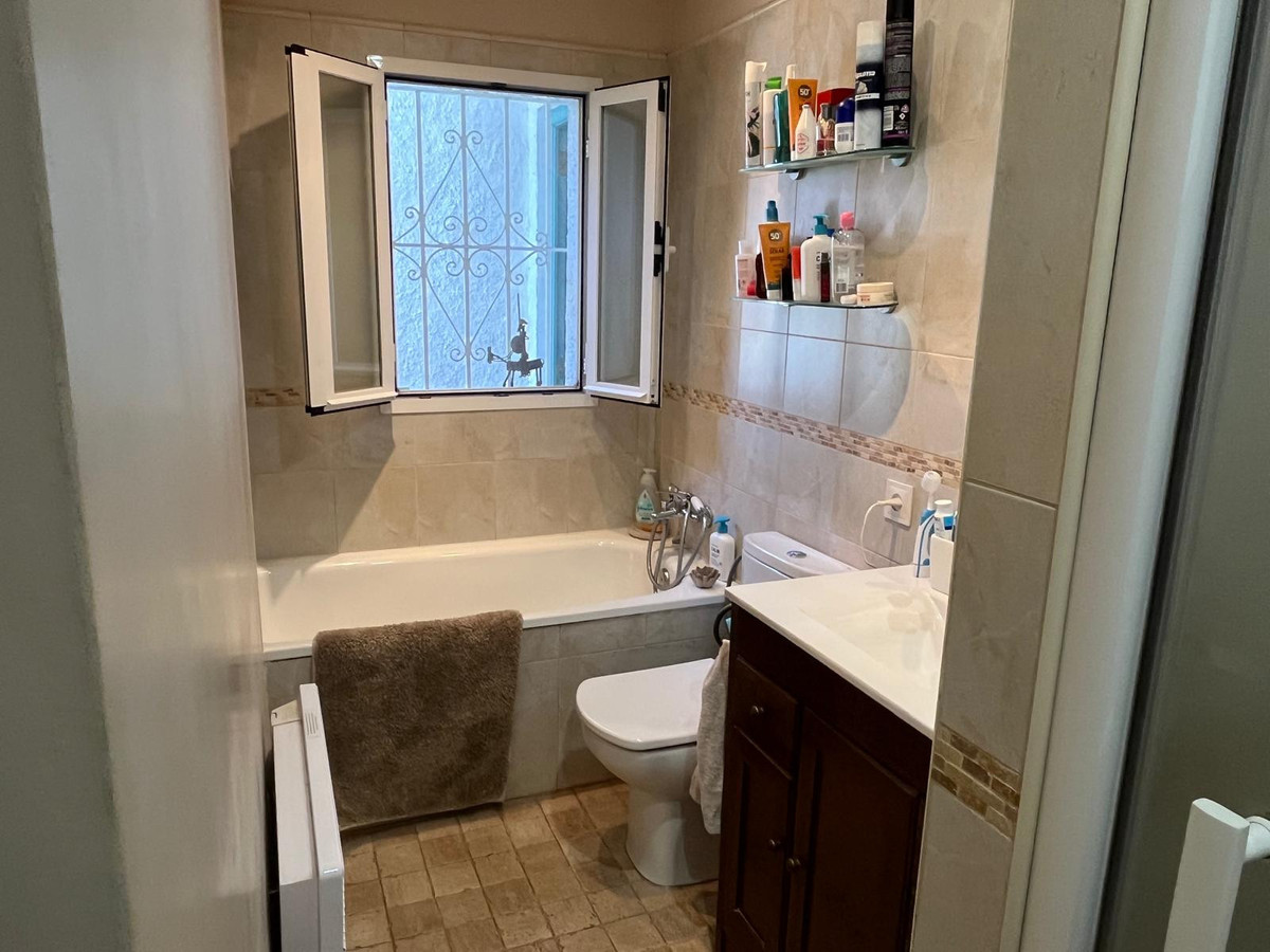 84b642102d9698fba4108bfd972cea6a - 25