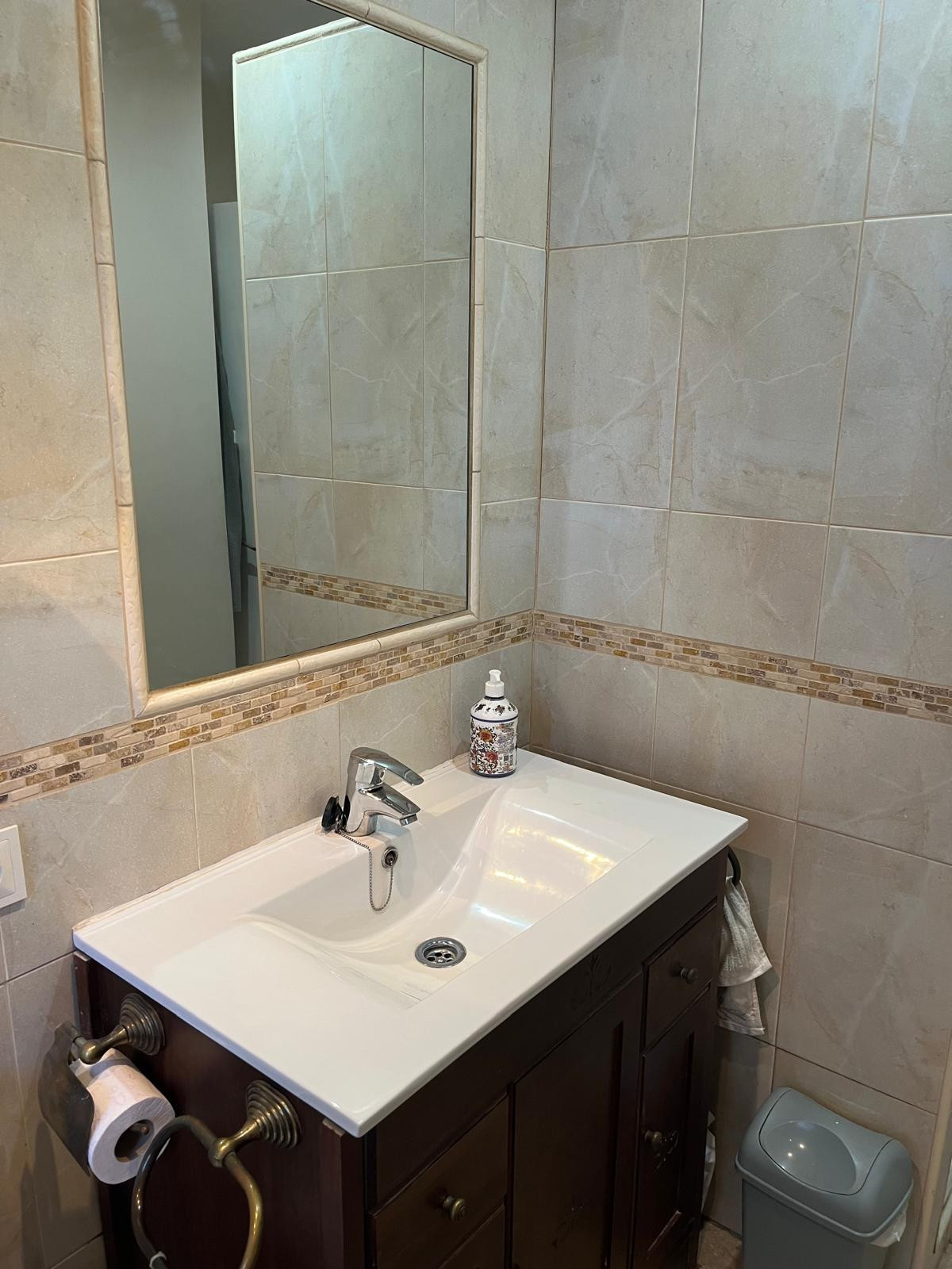 84b642102d9698fba4108bfd972cea6a - 26