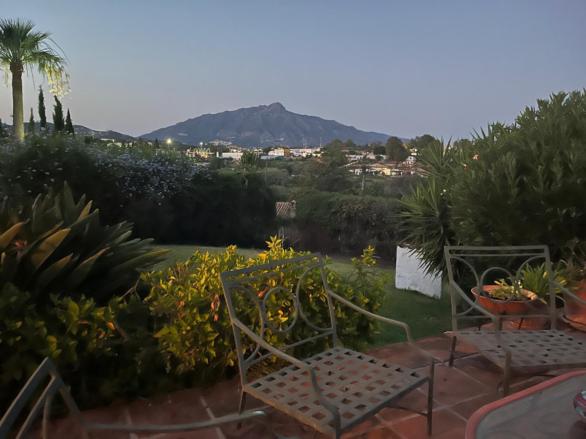 84b642102d9698fba4108bfd972cea6a - 41