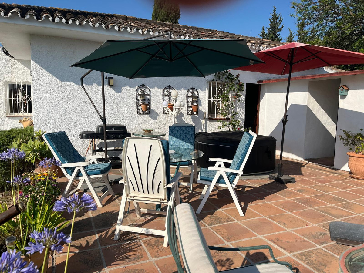 84b642102d9698fba4108bfd972cea6a - 44