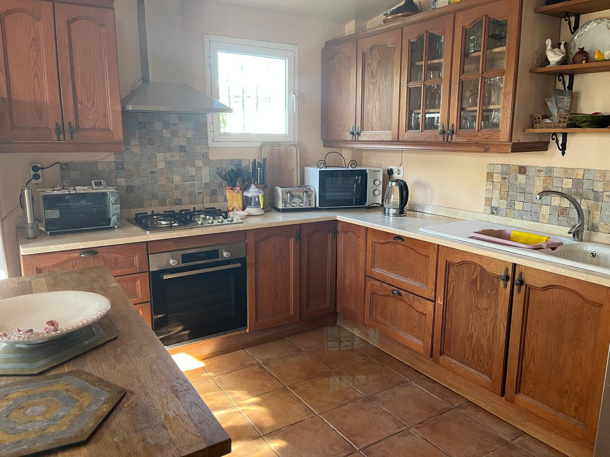 84b642102d9698fba4108bfd972cea6a - 6