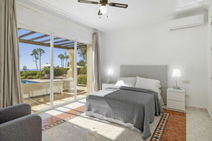 8564fc99e4f41e6edf441fd20485676d - 32