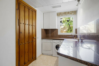 8564fc99e4f41e6edf441fd20485676d - 44