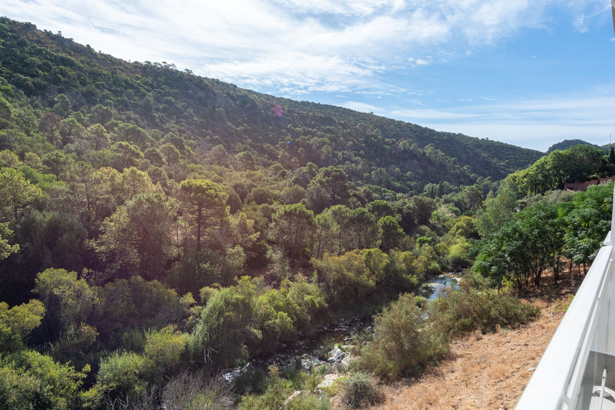 85d9ceb9498bf8eb00d00d876a94212c - 11