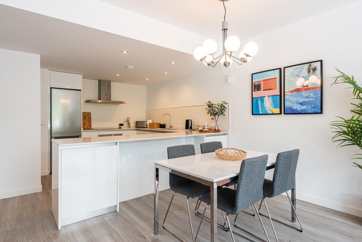 85d9ceb9498bf8eb00d00d876a94212c - 15