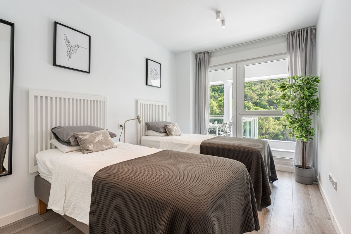 85d9ceb9498bf8eb00d00d876a94212c - 19