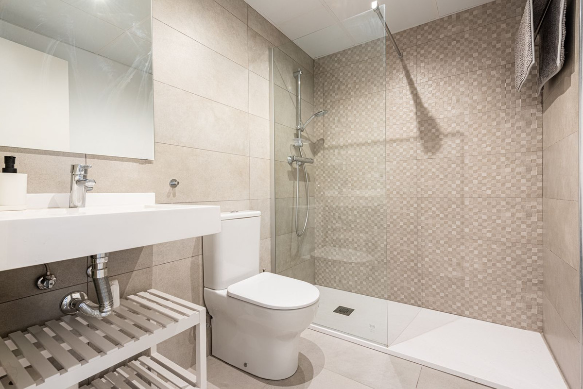 85d9ceb9498bf8eb00d00d876a94212c - 20