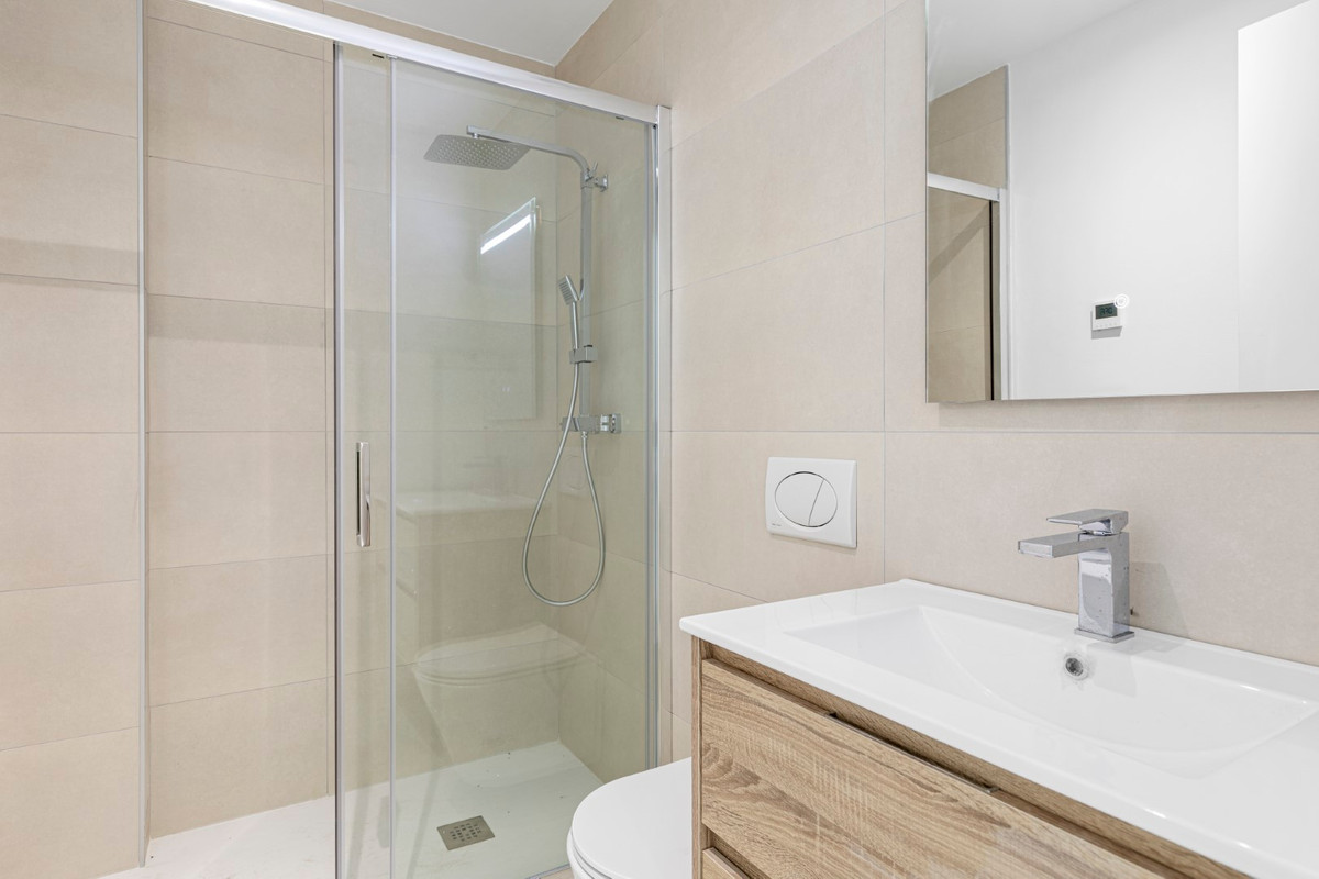 87cfaabeabb0745b500f0c53f98ee4f2 - 23