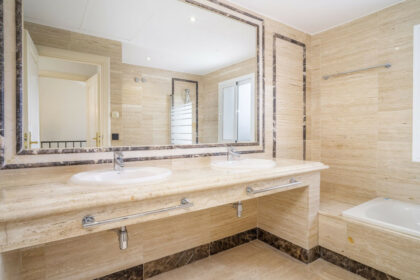 87d6ee43aa5ec9fd5cb998e8e284b47a - 34