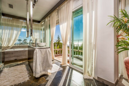 8800390bb23e84b9ec05f1c7ce3c3600 - 22