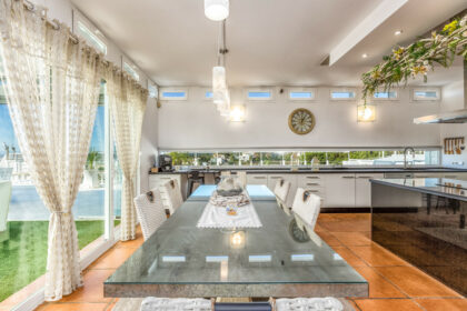 8800390bb23e84b9ec05f1c7ce3c3600 - 28