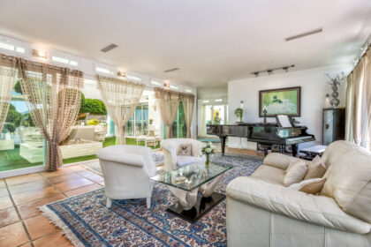 8800390bb23e84b9ec05f1c7ce3c3600 - 42