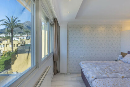 88cbdd2e1d60fdb9bbc6a16c17cd16a9 - 18