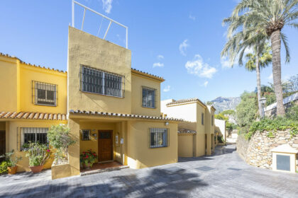 88cbdd2e1d60fdb9bbc6a16c17cd16a9 - 32