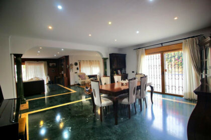 88eb23613f48f50e66660b5d3fba18d3 - 14