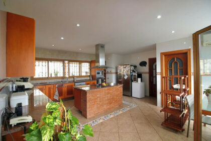 88eb23613f48f50e66660b5d3fba18d3 - 27