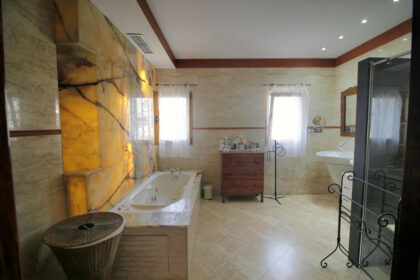 88eb23613f48f50e66660b5d3fba18d3 - 47