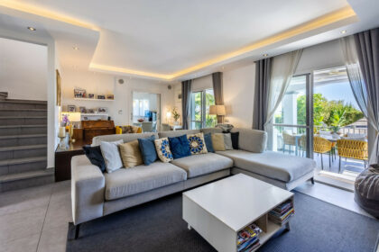 88eb4c80f2b2a10d3a22259f52006983 - 18