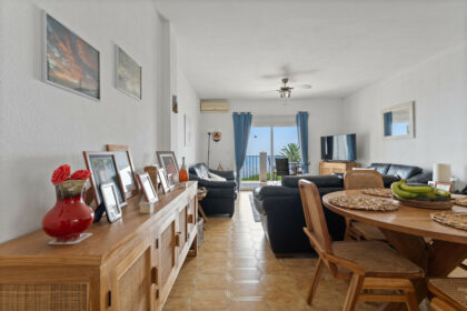 8979617df086e66db9c0d3496a53d8f3 - 17