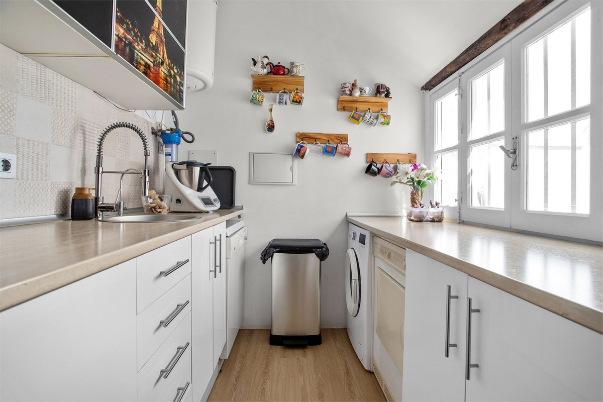 89da4d78918ec6d40ceda7b50429b8dd - 13