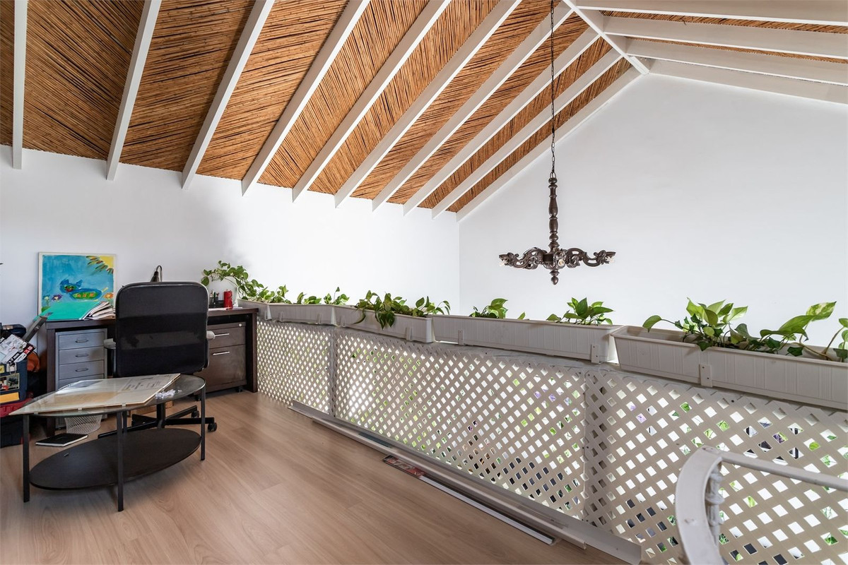 89da4d78918ec6d40ceda7b50429b8dd - 17